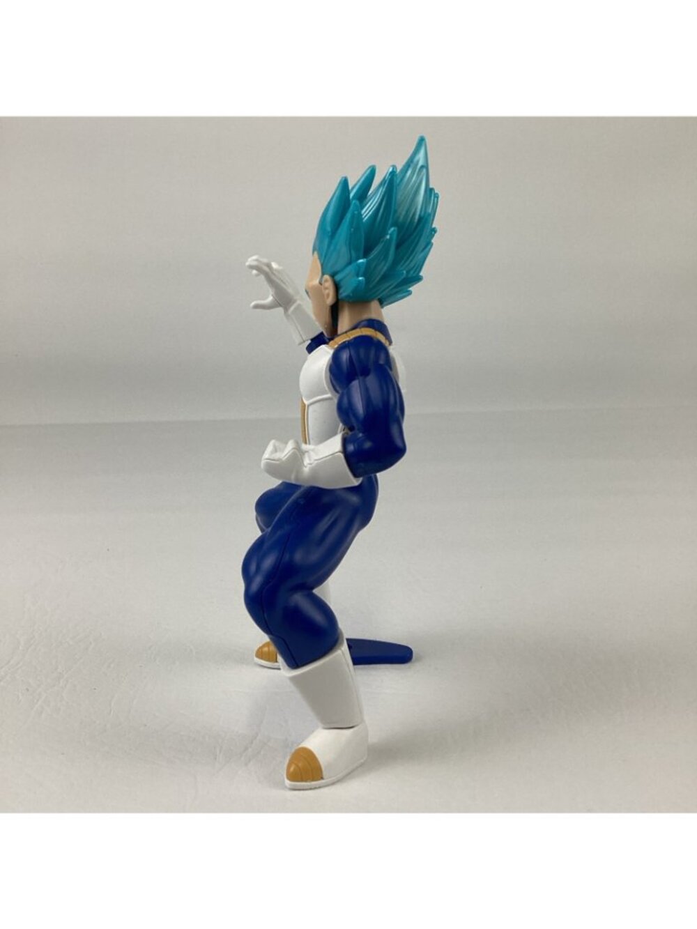 Bandai Namco Dragon Ball Super Saiyan God Vegeta Plastic Model 5" Figure - Picture 2 of 6